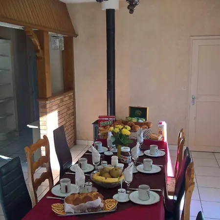 ゲストハウス Entre Mures Et Chataignes 3*